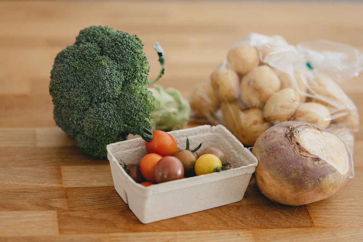 Comidas saludables y equilibradas preparadas con alimentos naturales